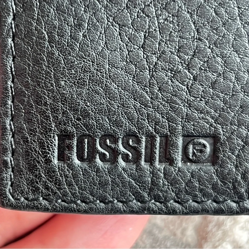 Fossil Black Leather key chain Holder